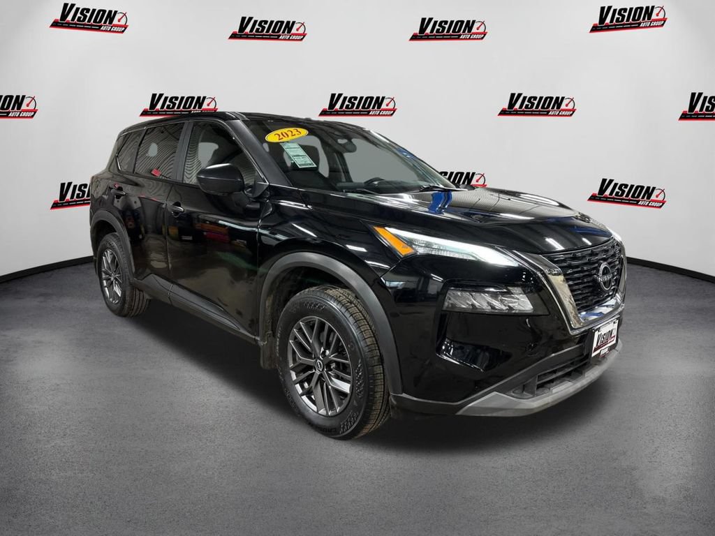 Used 2023 Nissan Rogue S AWD/4WD image 3
