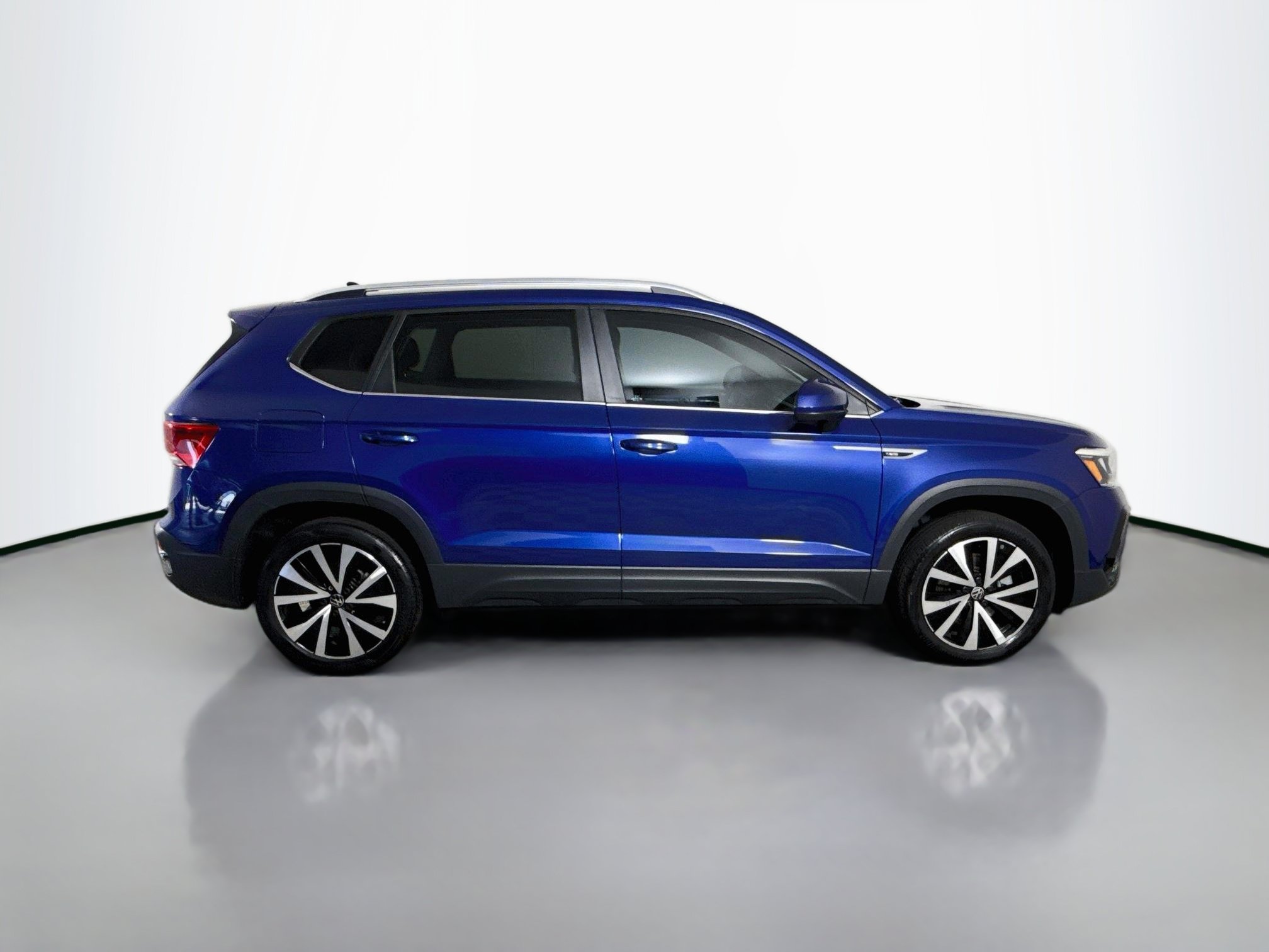 Used 2023 Volkswagen Taos SE FWD image 11