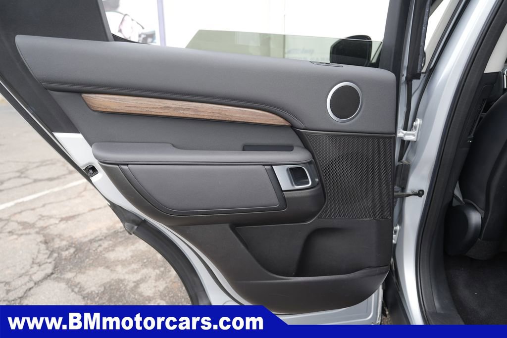 Used 2018 Land Rover Discovery HSE AWD/4WD image 28