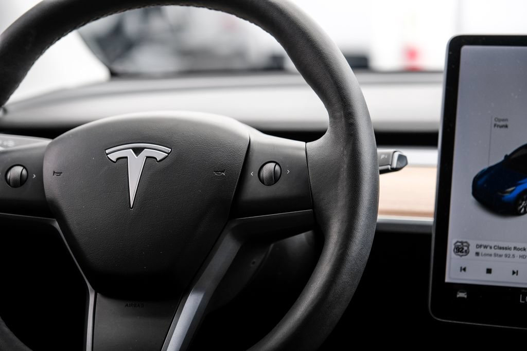 Used 2021 Tesla Model Y Long Range AWD/4WD image 21