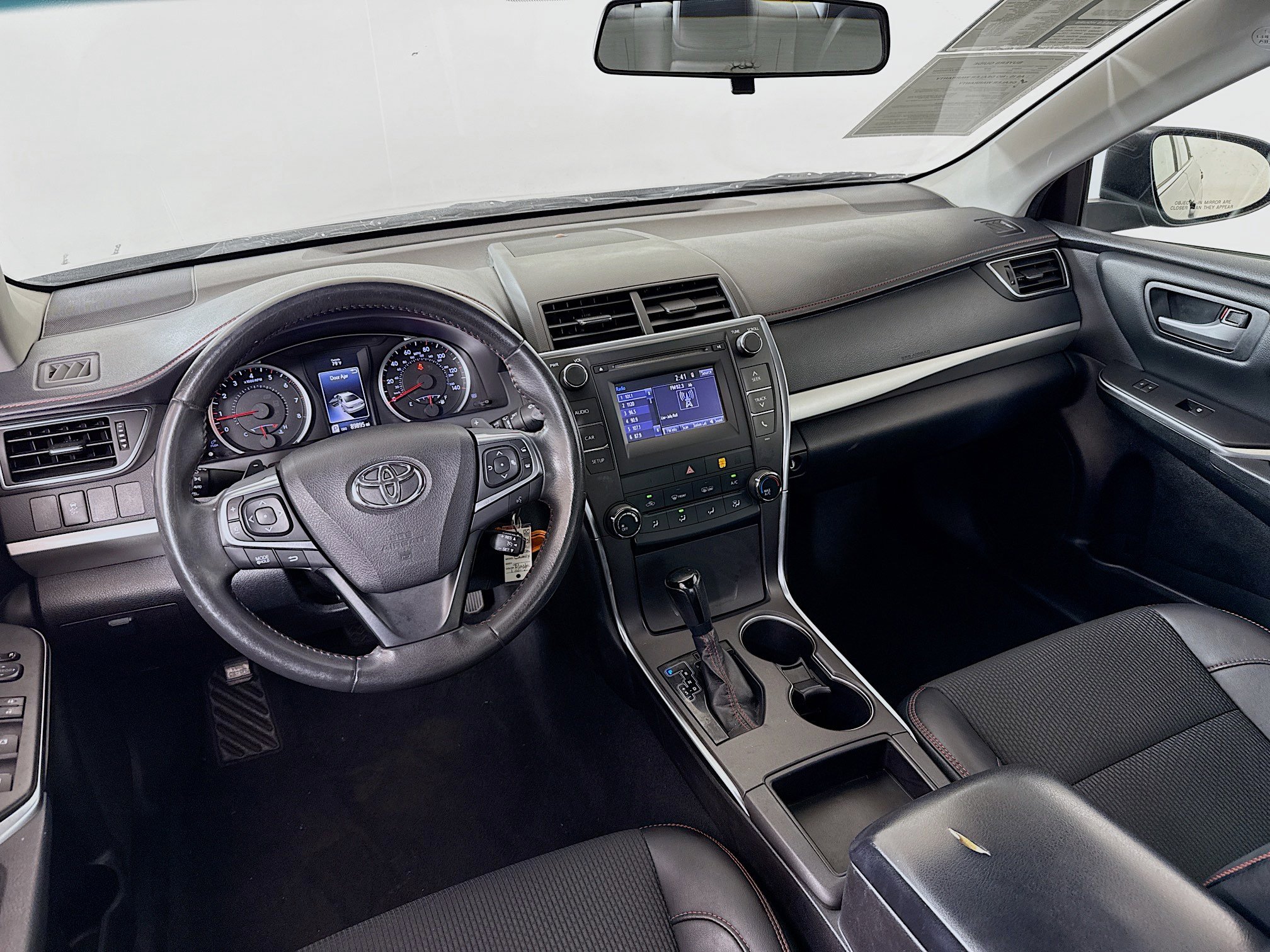 Used 2016 Toyota Camry SE image 21