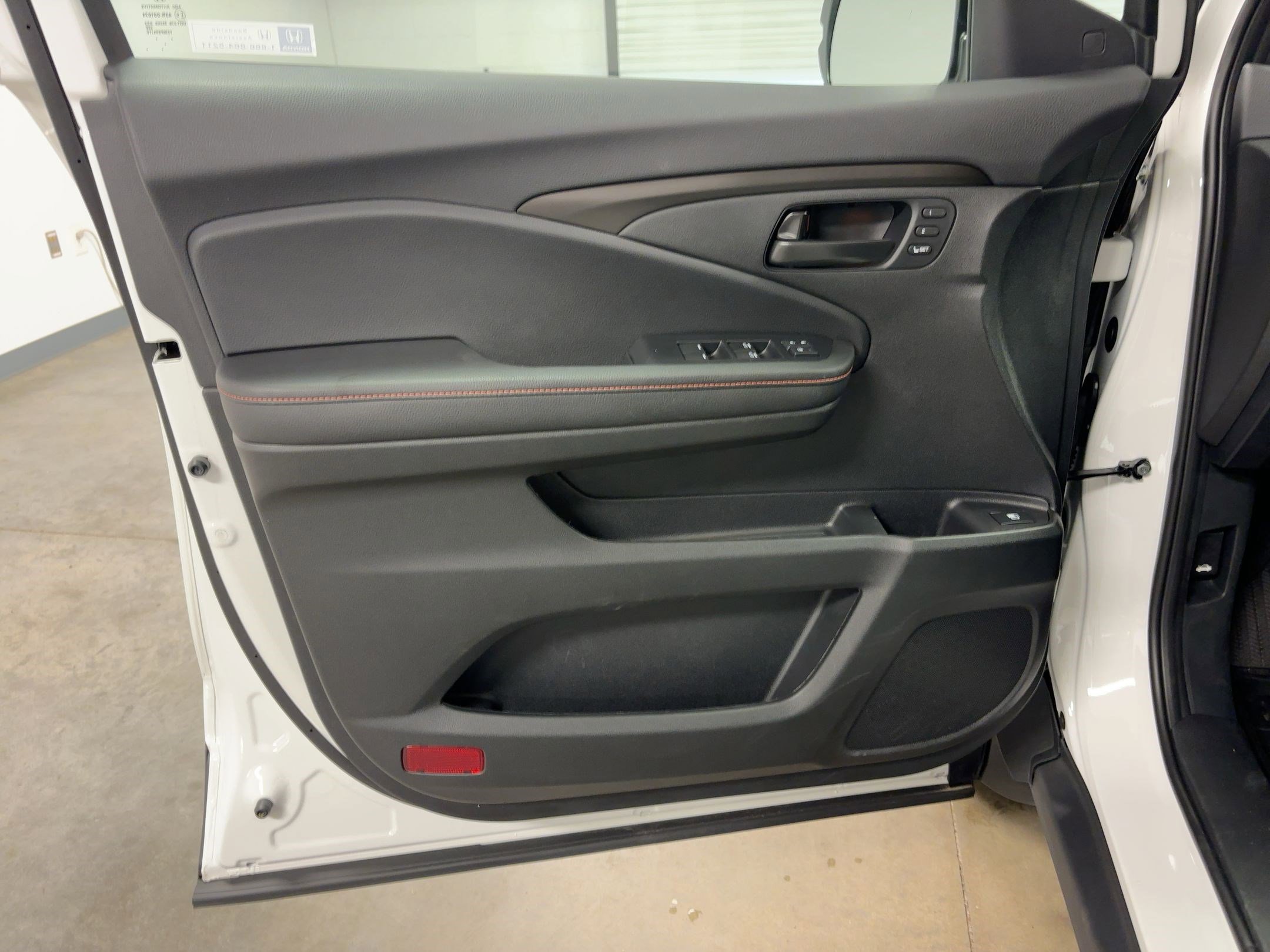 Used 2025 Honda Ridgeline TrailSport image 21