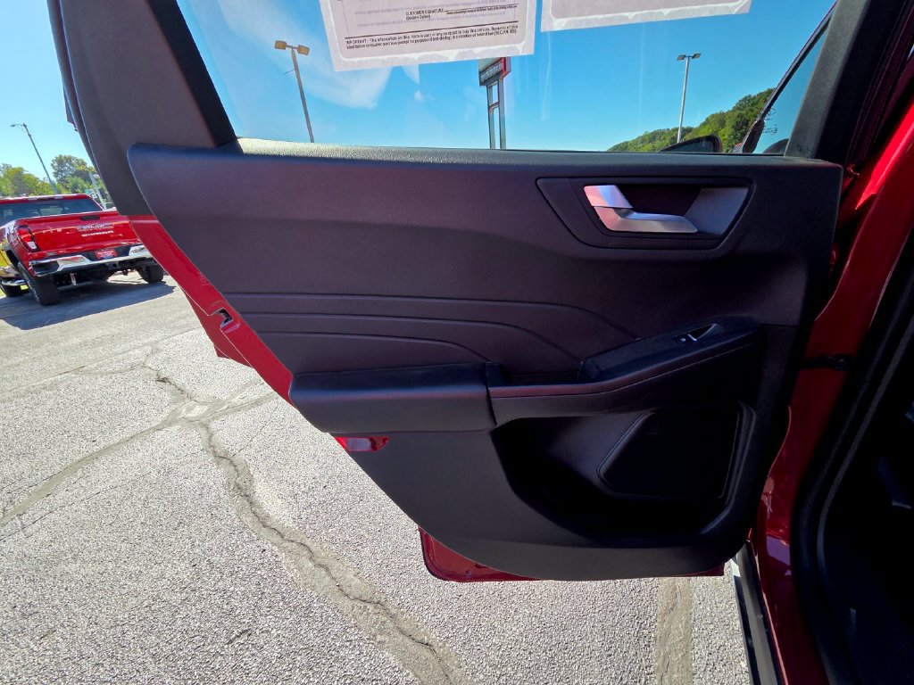 Used 2025 Ford Escape ST-Line Select AWD/4WD image 26