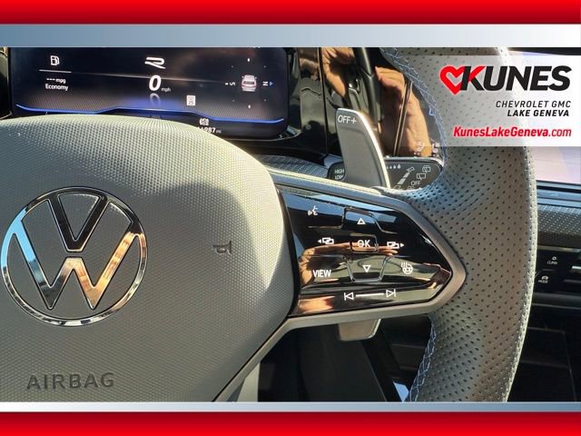 Used 2024 Volkswagen Golf R image 38