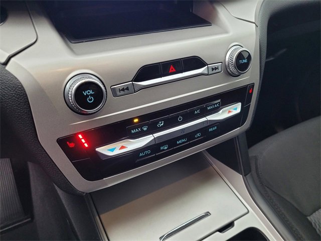 Used 2022 Ford Explorer XLT image 15