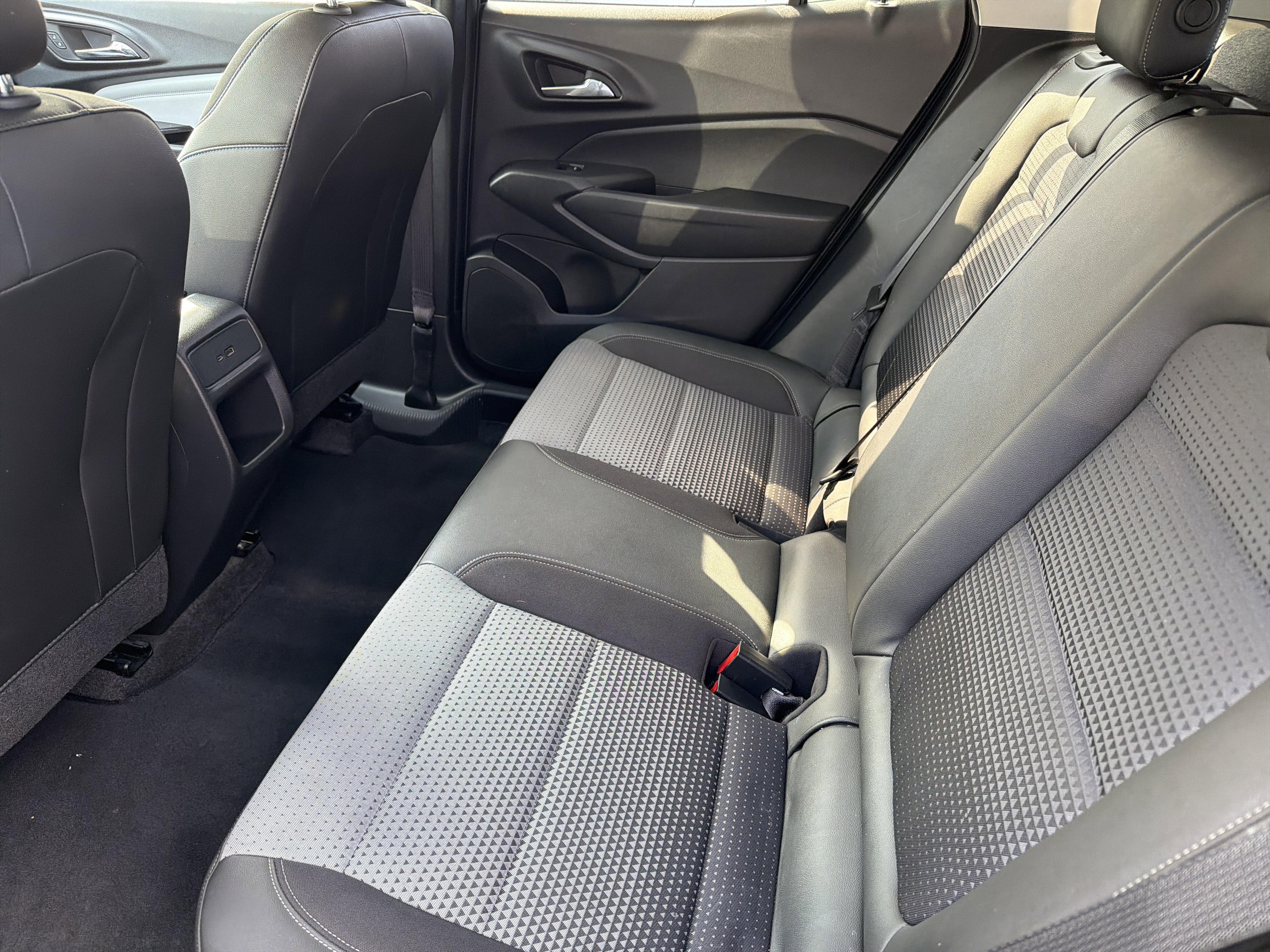 Used 2024 Chevrolet Trax LT w/ Driver Confidence Package FWD image 22