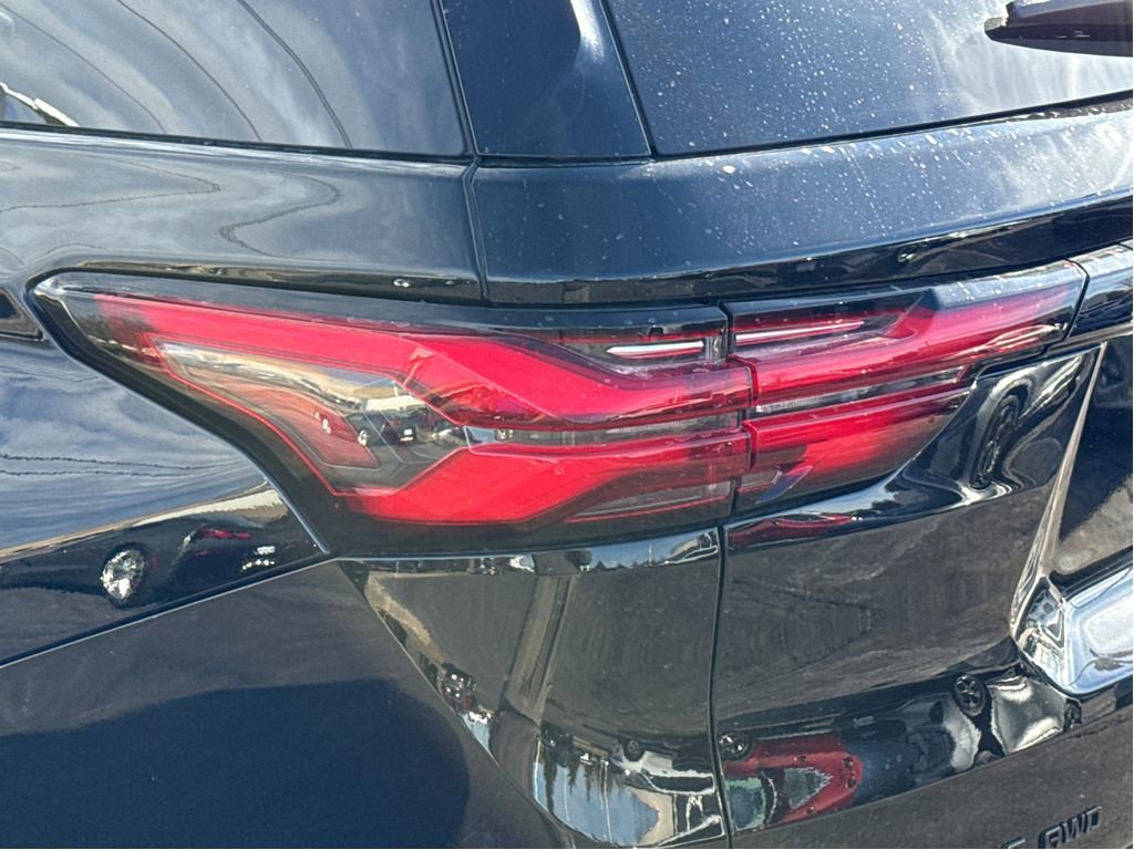 Used 2023 Chevrolet Traverse RS image 6