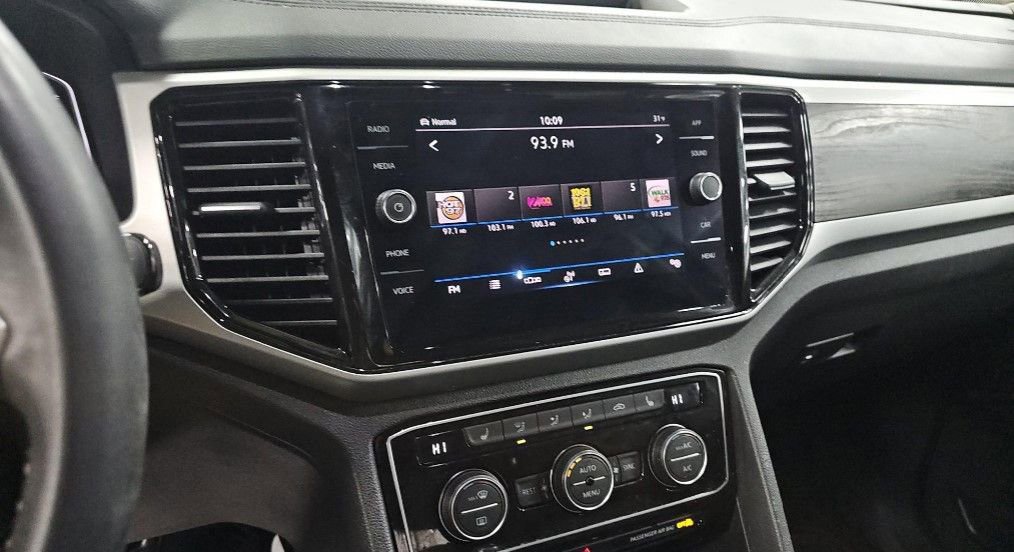 Used 2022 Volkswagen Atlas SE w/ Panoramic Sunroof Package image 14