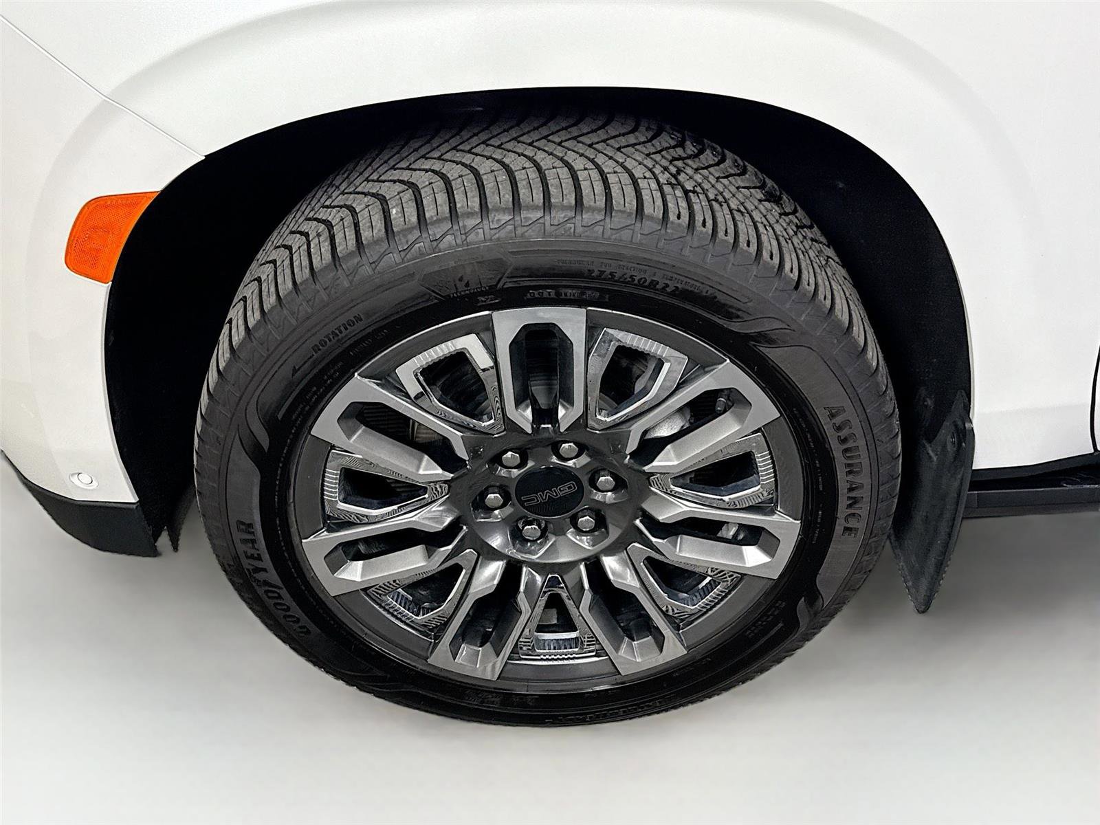 Used 2024 GMC Yukon Denali Ultimate AWD/4WD image 28