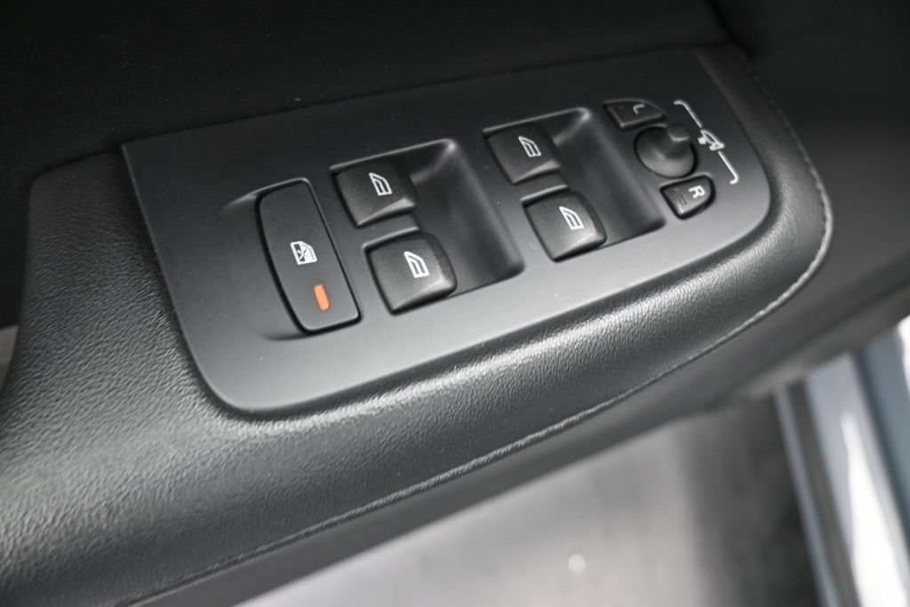 Used 2024 Volvo S60 B5 Core AWD/4WD image 13