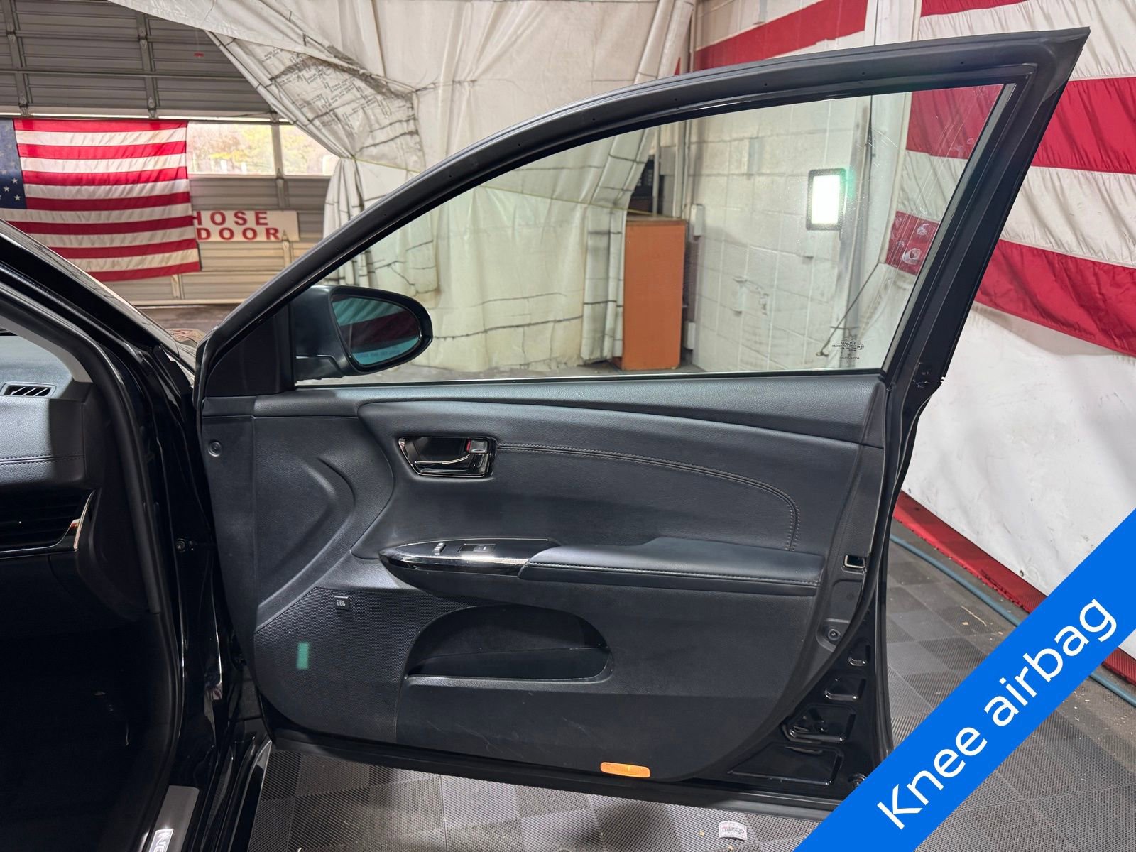 Used 2015 Toyota Avalon Limited image 12