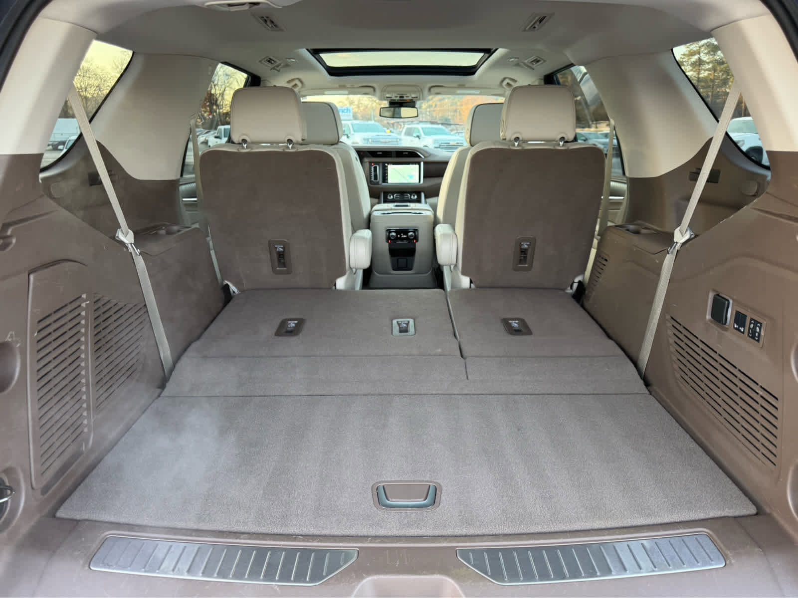 Used 2024 GMC Yukon Denali image 20