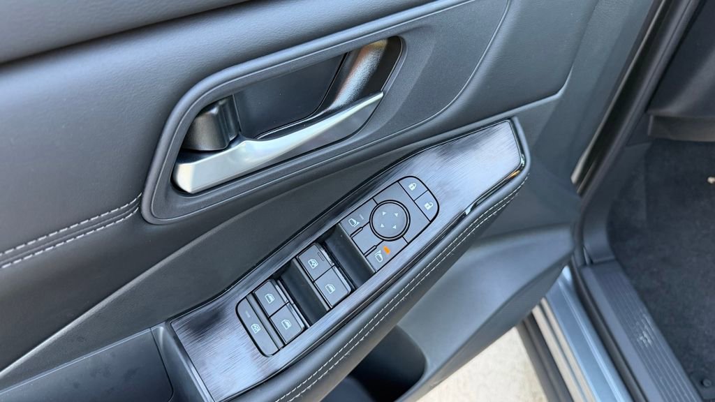 New 2026 Nissan Rogue SV w/ SV Premium Package FWD image 12
