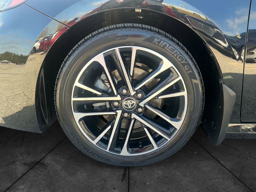 Used 2025 Toyota Camry XLE image 15