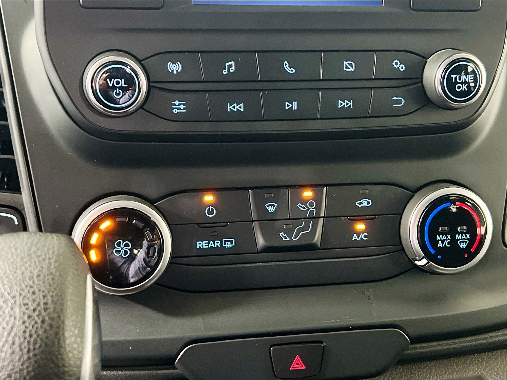 Used 2024 Ford Transit 250 Low Roof w/ Exterior Upgrade Package image 25