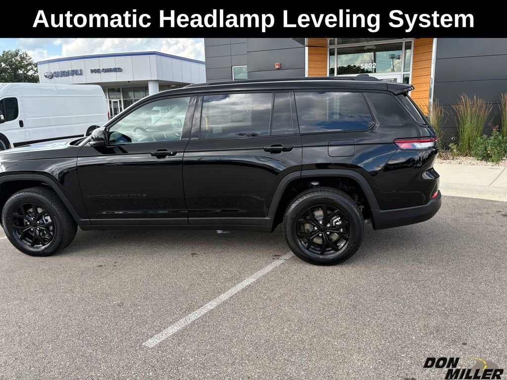 New 2025 Jeep Grand Cherokee L Laredo image 8