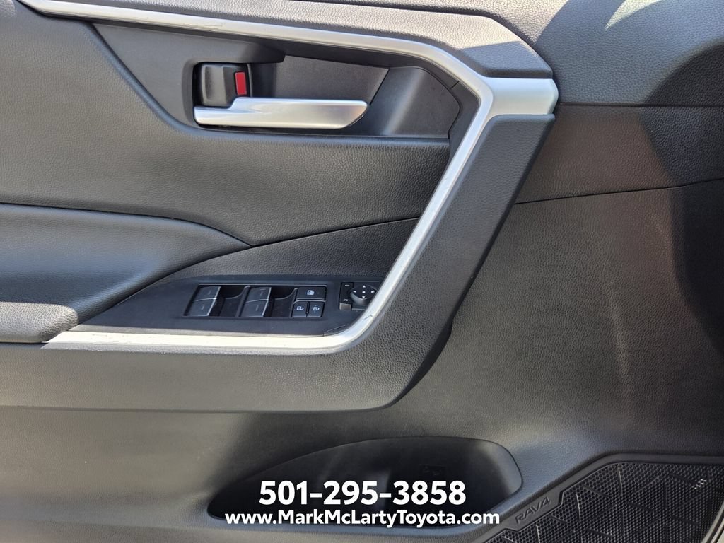 Used 2025 Toyota RAV4 XLE AWD/4WD image 24