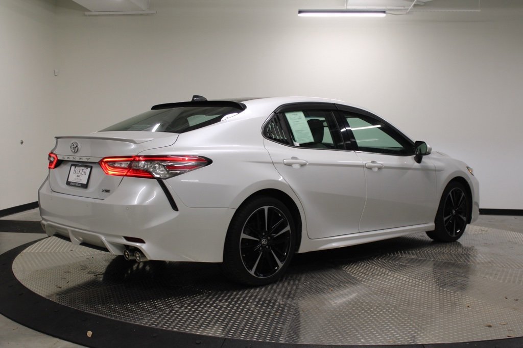 Used 2018 Toyota Camry XSE image 12