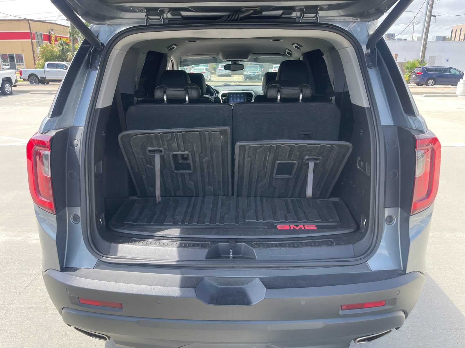Used 2022 GMC Acadia SLT w/ Elevation Edition FWD image 19