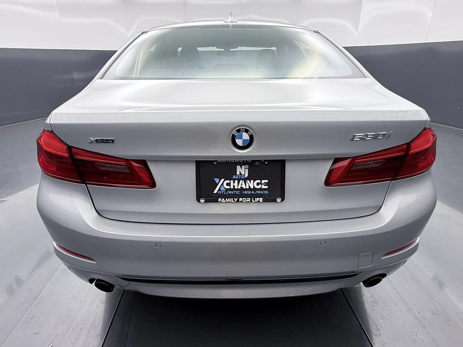 Used 2018 BMW 530i xDrive w/ Premium Package AWD/4WD image 7