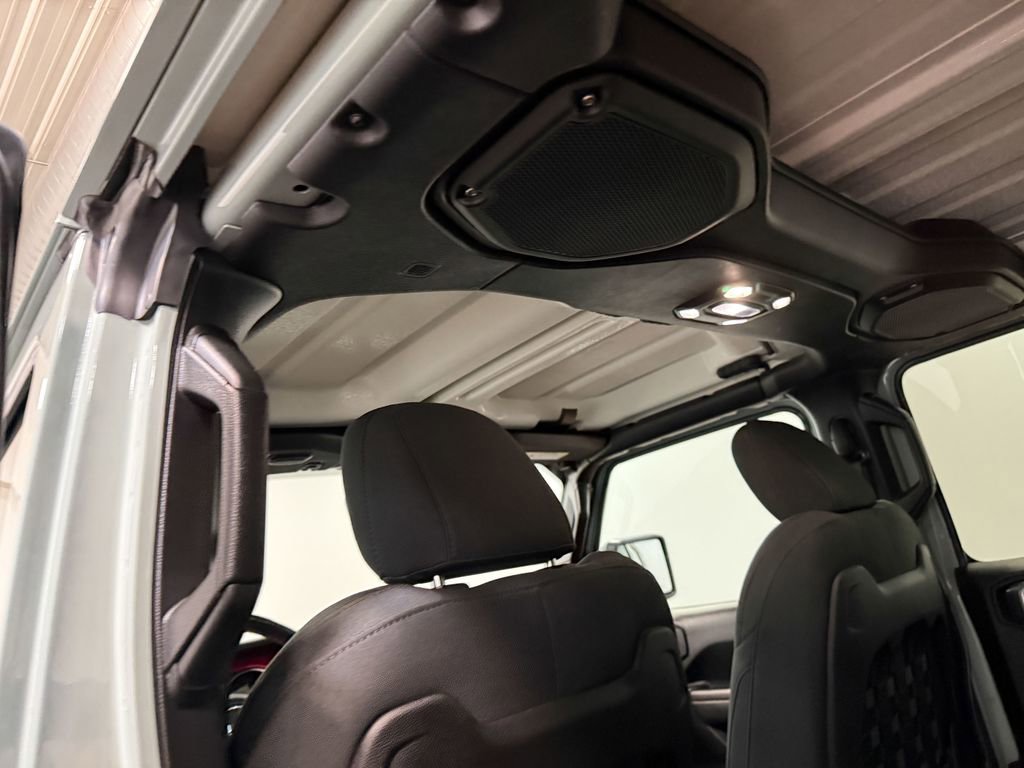 Used 2023 Jeep Wrangler Unlimited Rubicon w/ Cold Weather Group image 11