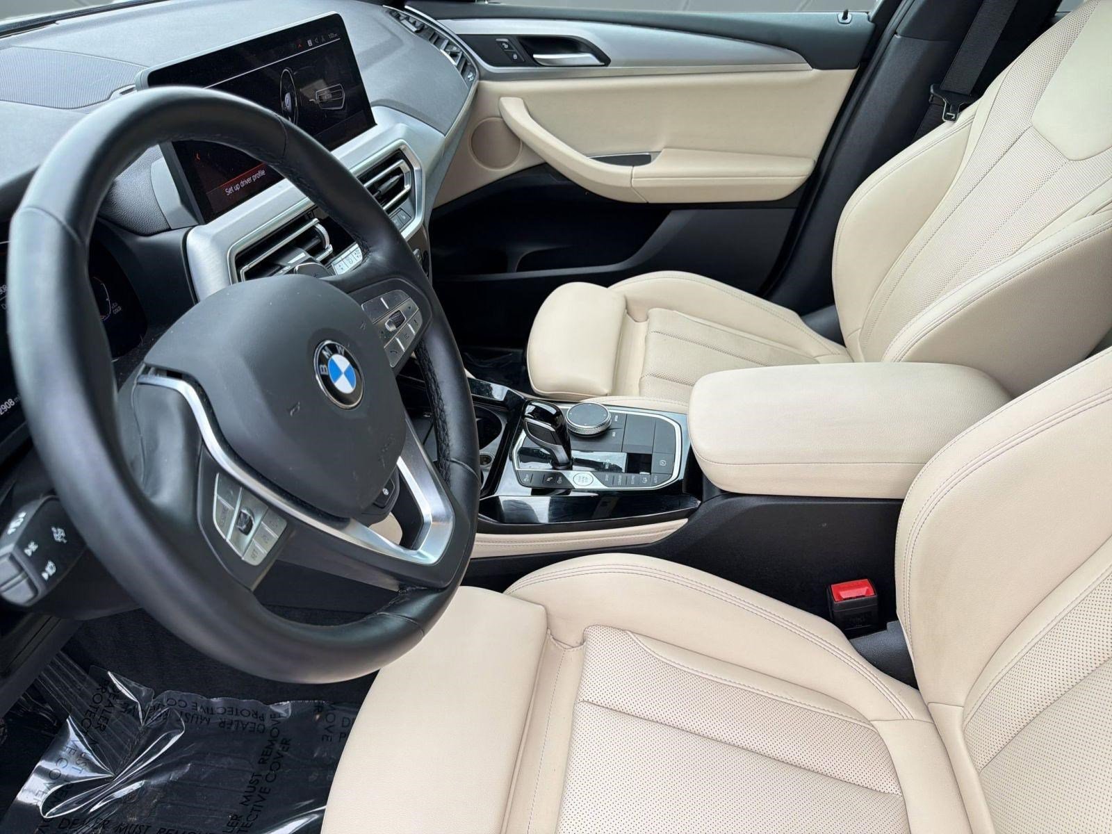 Certified 2025 BMW X4 xDrive30i AWD/4WD image 4