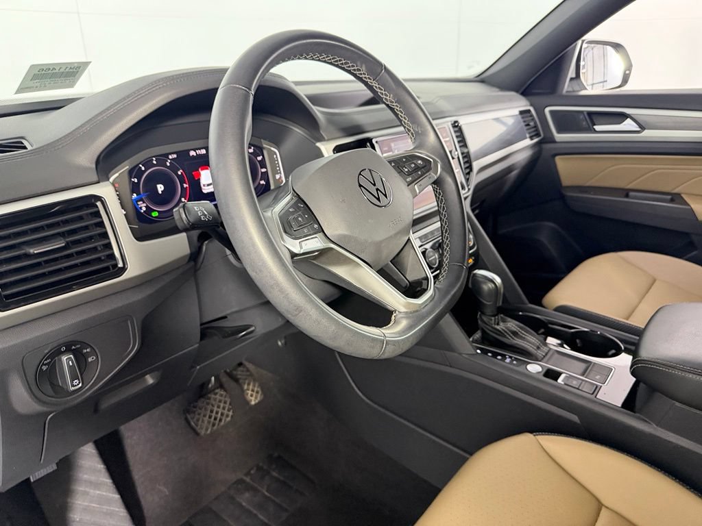 Used 2022 Volkswagen Atlas Cross Sport SE w/ Black Wheel Package FWD image 18