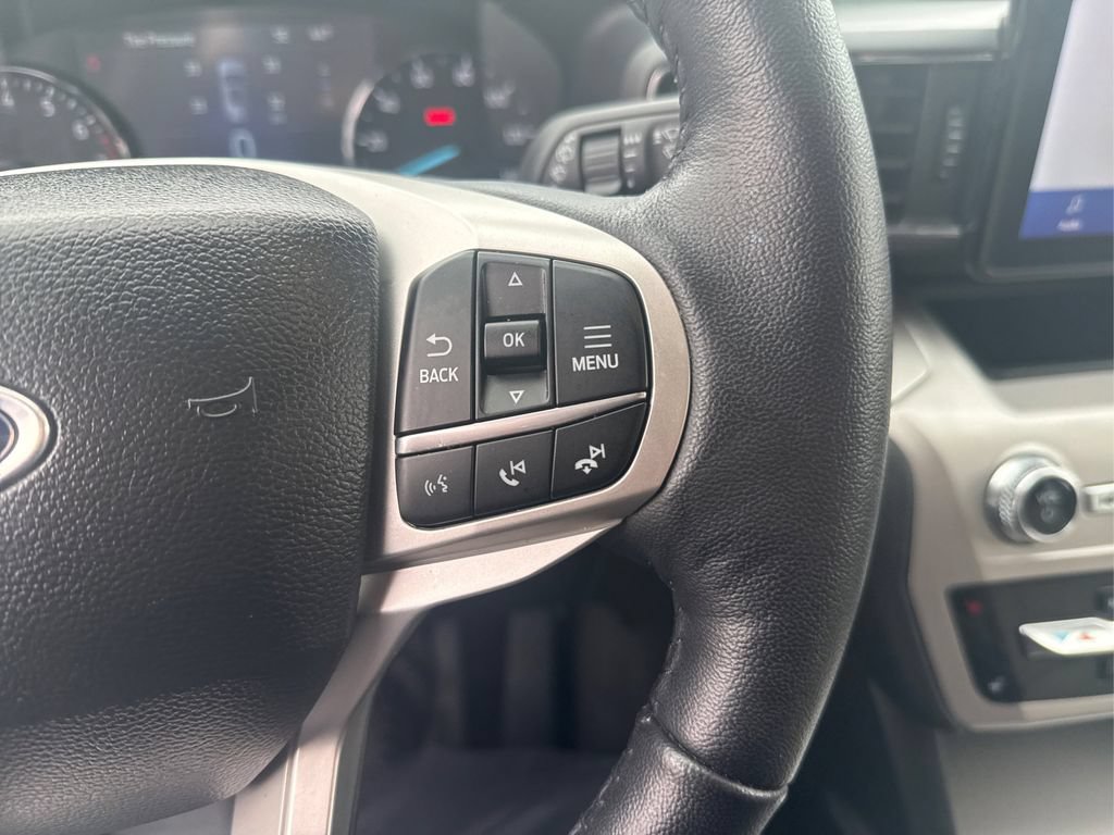 Used 2023 Ford Explorer XLT w/ Equipment Group 202A AWD/4WD image 30