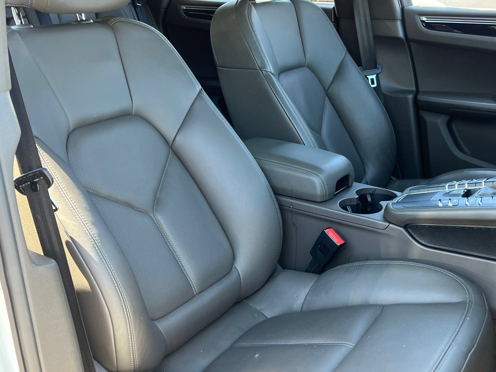 Certified 2021 Porsche Macan AWD/4WD image 15