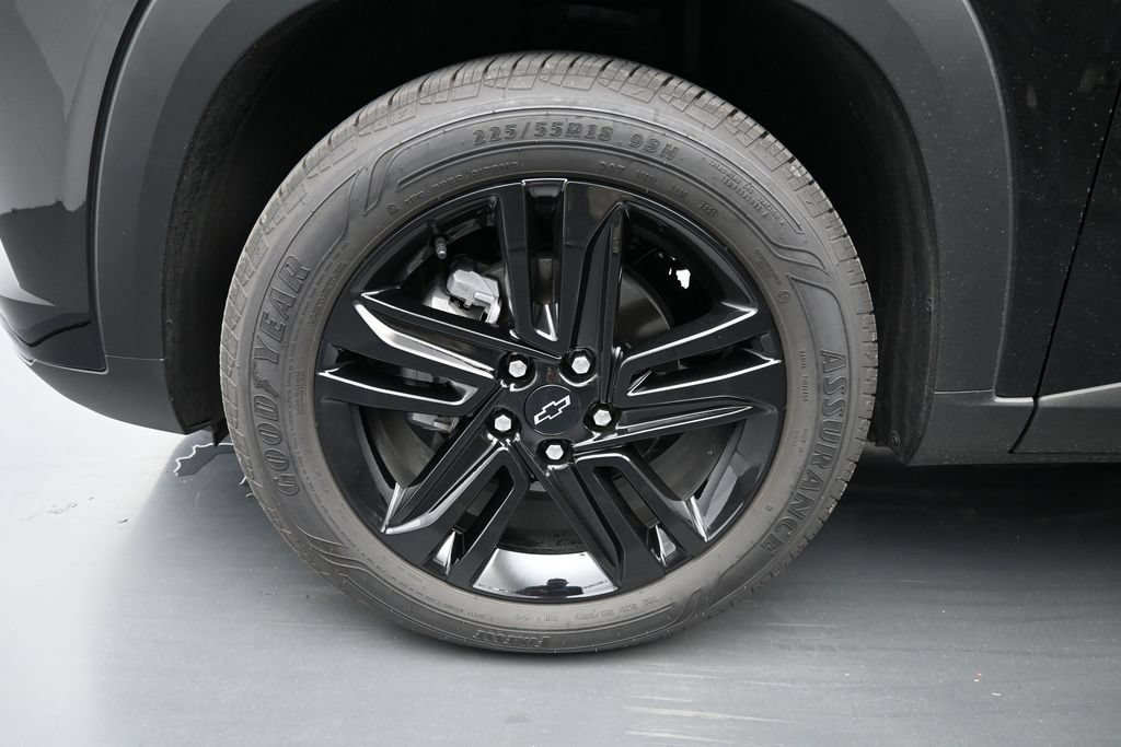 Used 2026 Chevrolet Trax ACTIV w/ Sunroof Package FWD image 7