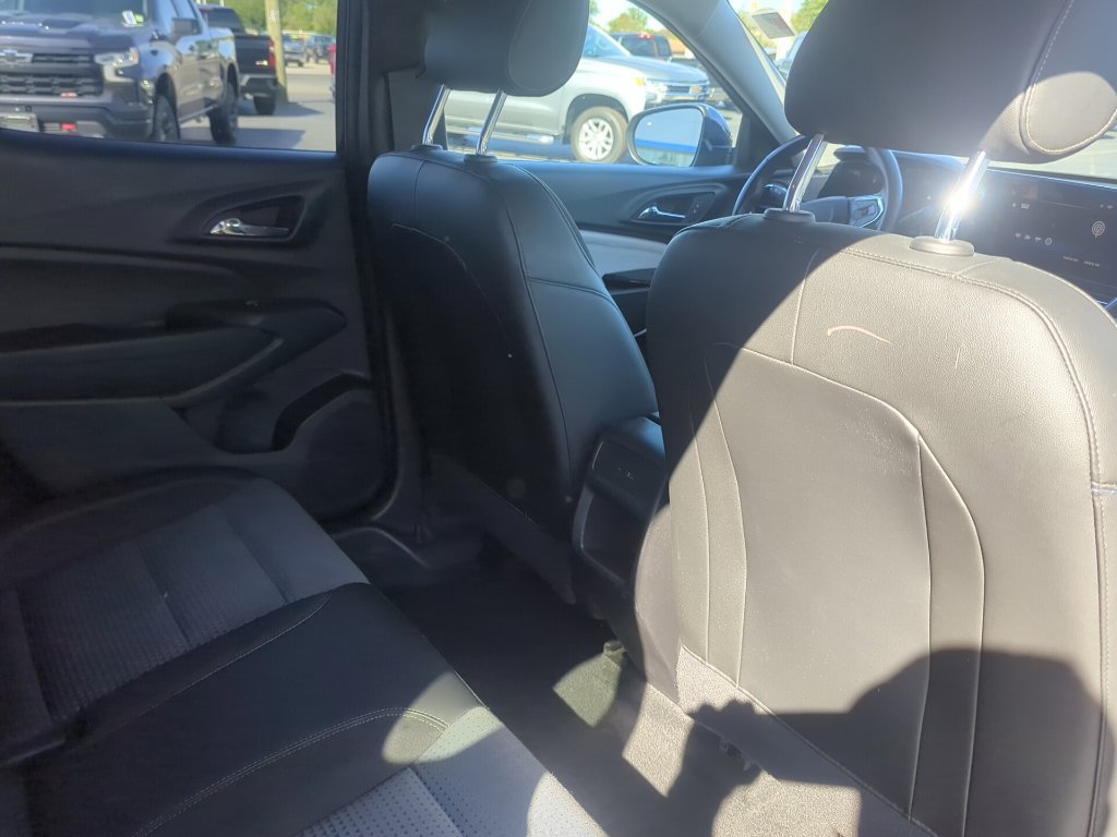 Certified 2024 Chevrolet Trax LT w/ Sunroof Package FWD image 12
