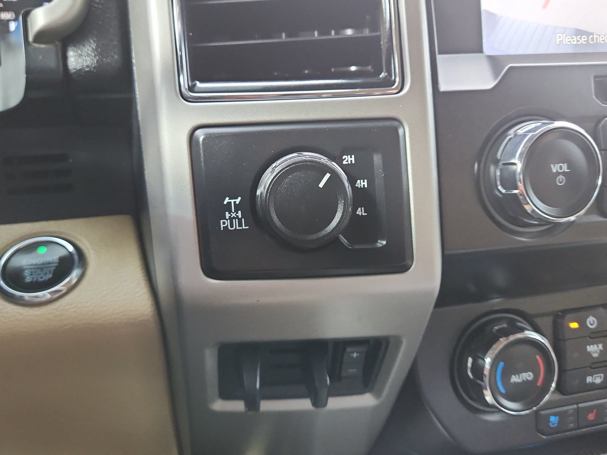 Used 2020 Ford F250 Lariat w/ Lariat Ultimate Package AWD/4WD image 27
