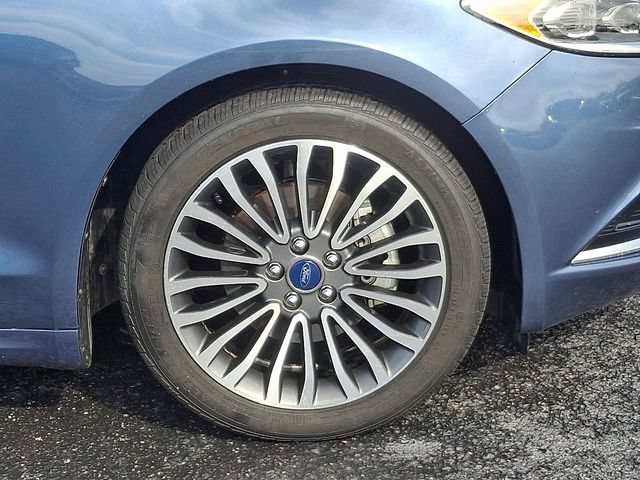 Used 2018 Ford Fusion SE w/ Fusion SE Technology Package FWD image 8