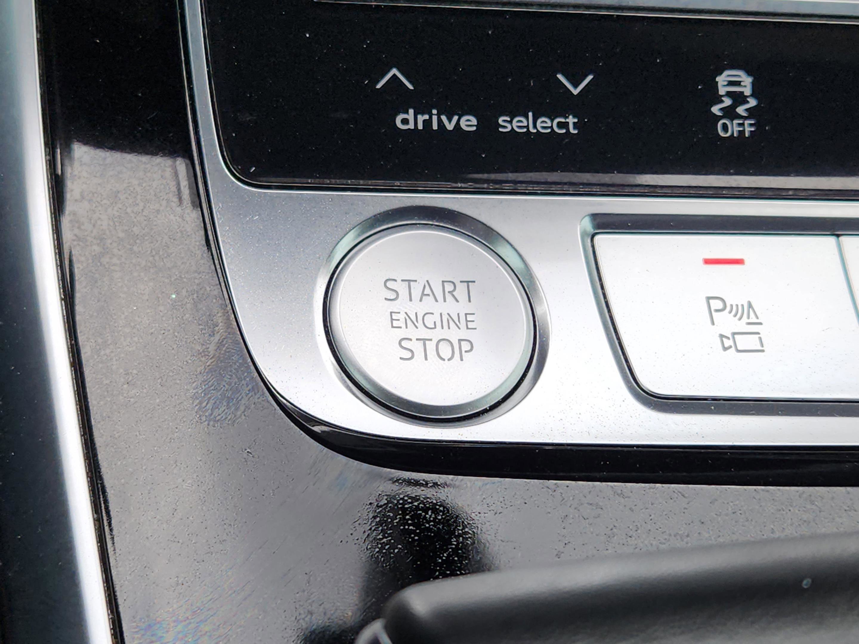 Used 2019 Audi Q8 Prestige w/ Adaptive Chassis Package image 21