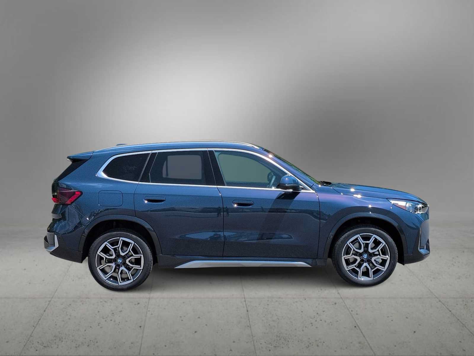 New 2026 BMW X1 xDrive28i w/ Technology Package AWD/4WD image 9