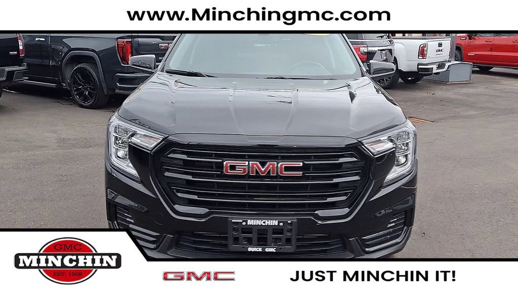 Used 2022 GMC Terrain SLE w/ Driver Convenience Package image 4