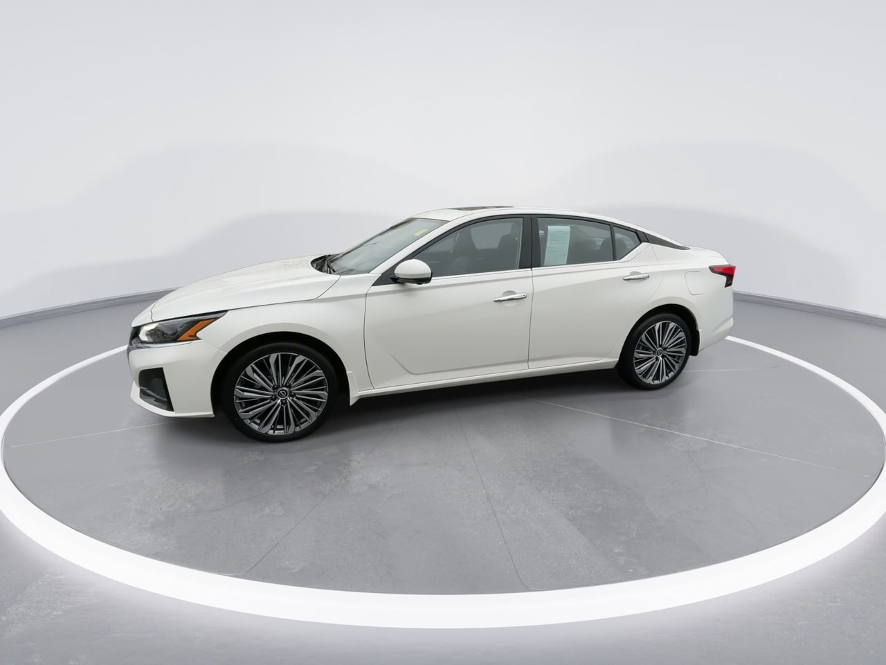 Used 2025 Nissan Altima 2.5 SL AWD/4WD image 11