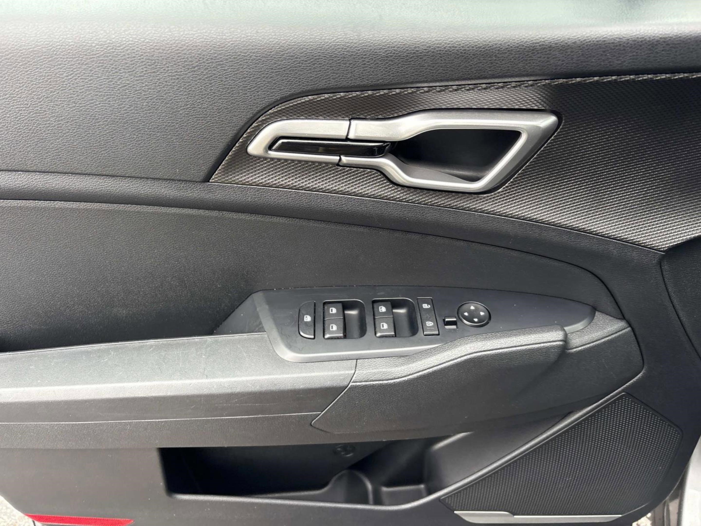 Used 2023 Kia Sportage LX image 24