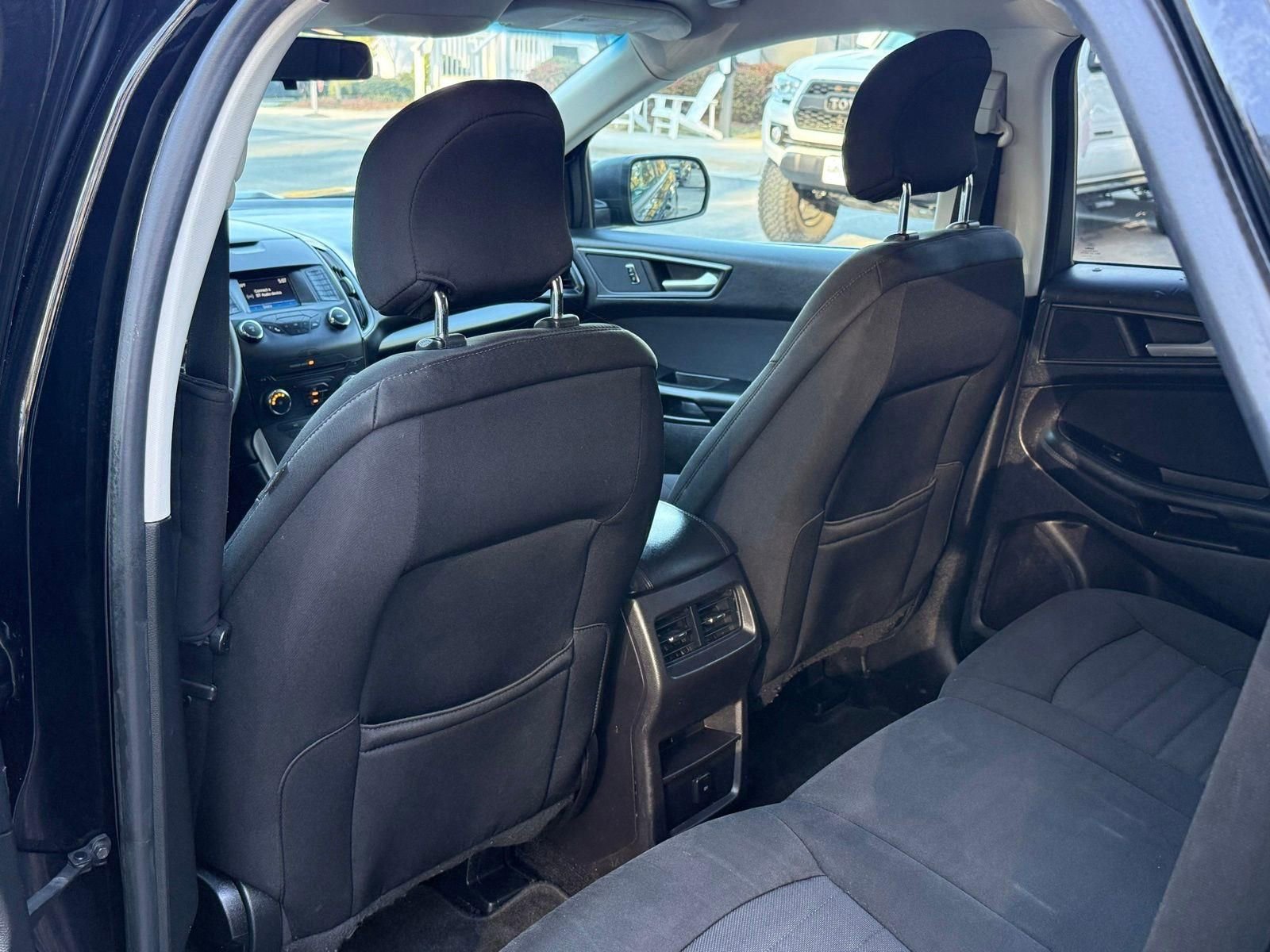 Used 2017 Ford Edge SE image 28