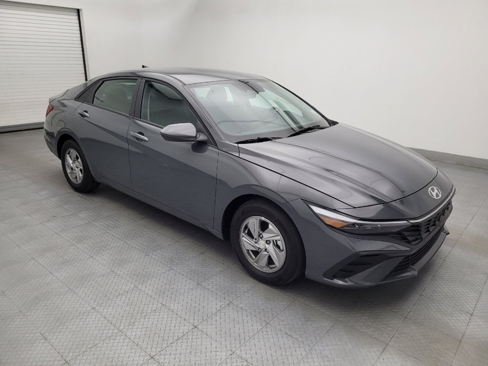 Used 2025 Hyundai Elantra SE FWD image 11