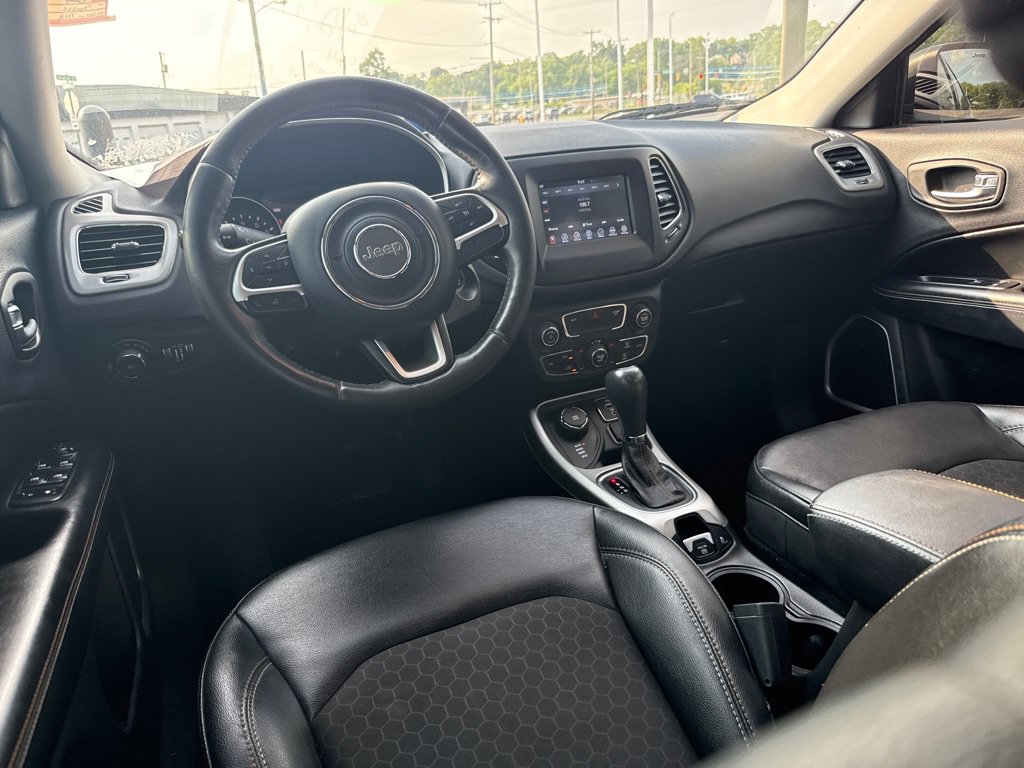 Used 2018 Jeep Compass Latitude w/ Popular Equipment Group AWD/4WD image 11