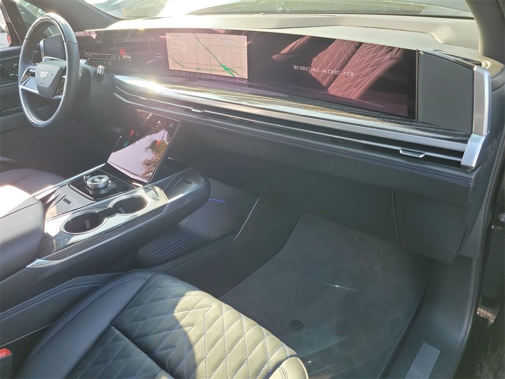 Used 2025 Cadillac Escalade IQ Sport 1 w/ LPO, ONYX Package image 27