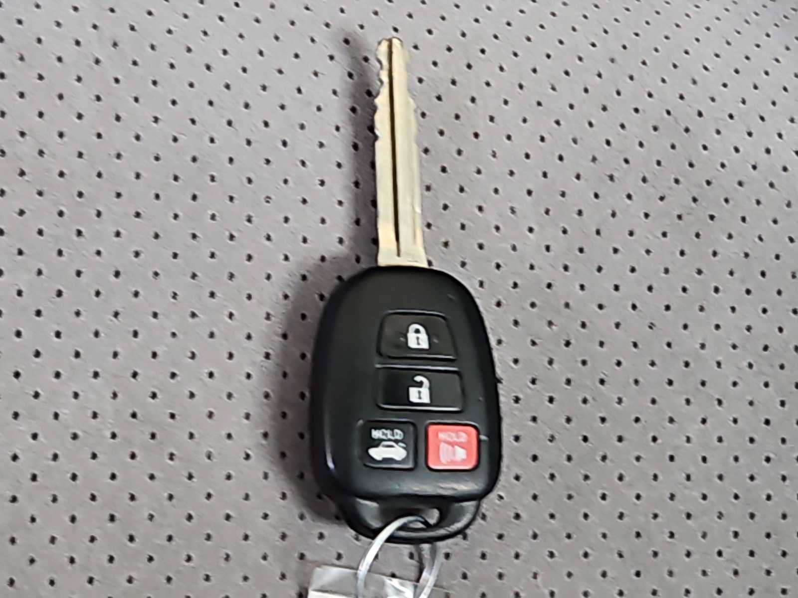 Used 2015 Toyota Camry XSE FWD image 34