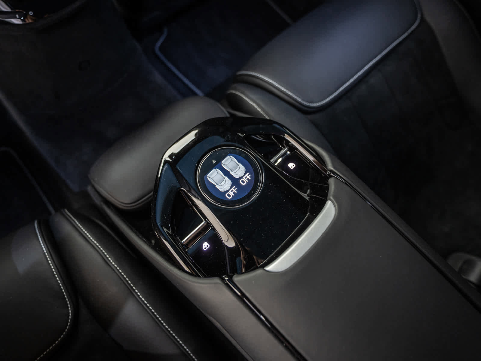 Certified 2025 Ferrari Purosangue image 27