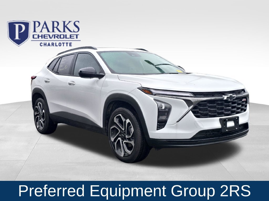 Used 2025 Chevrolet Trax RS w/ Sunroof Package FWD image 1