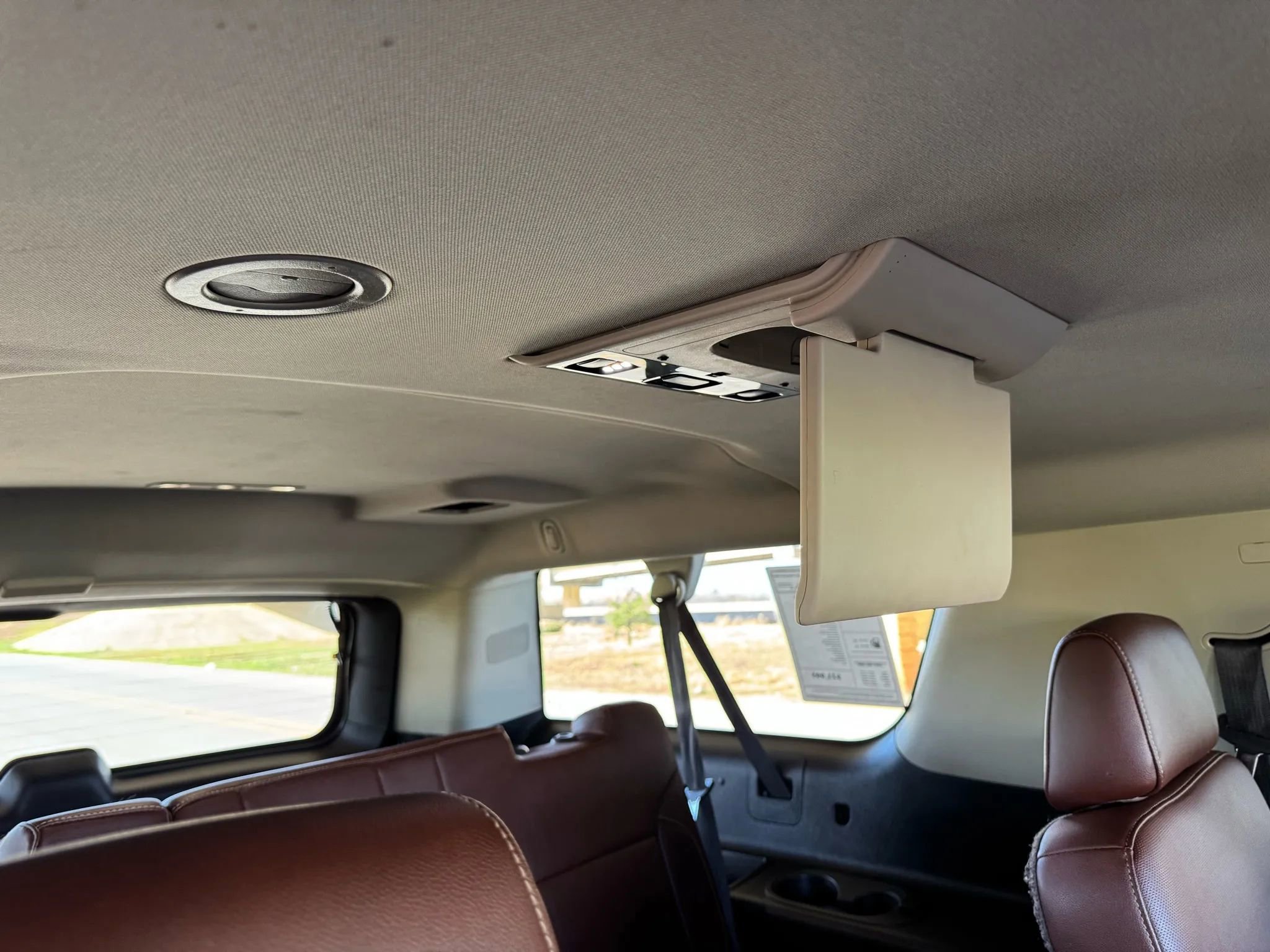 Used 2018 Chevrolet Suburban Premier image 30