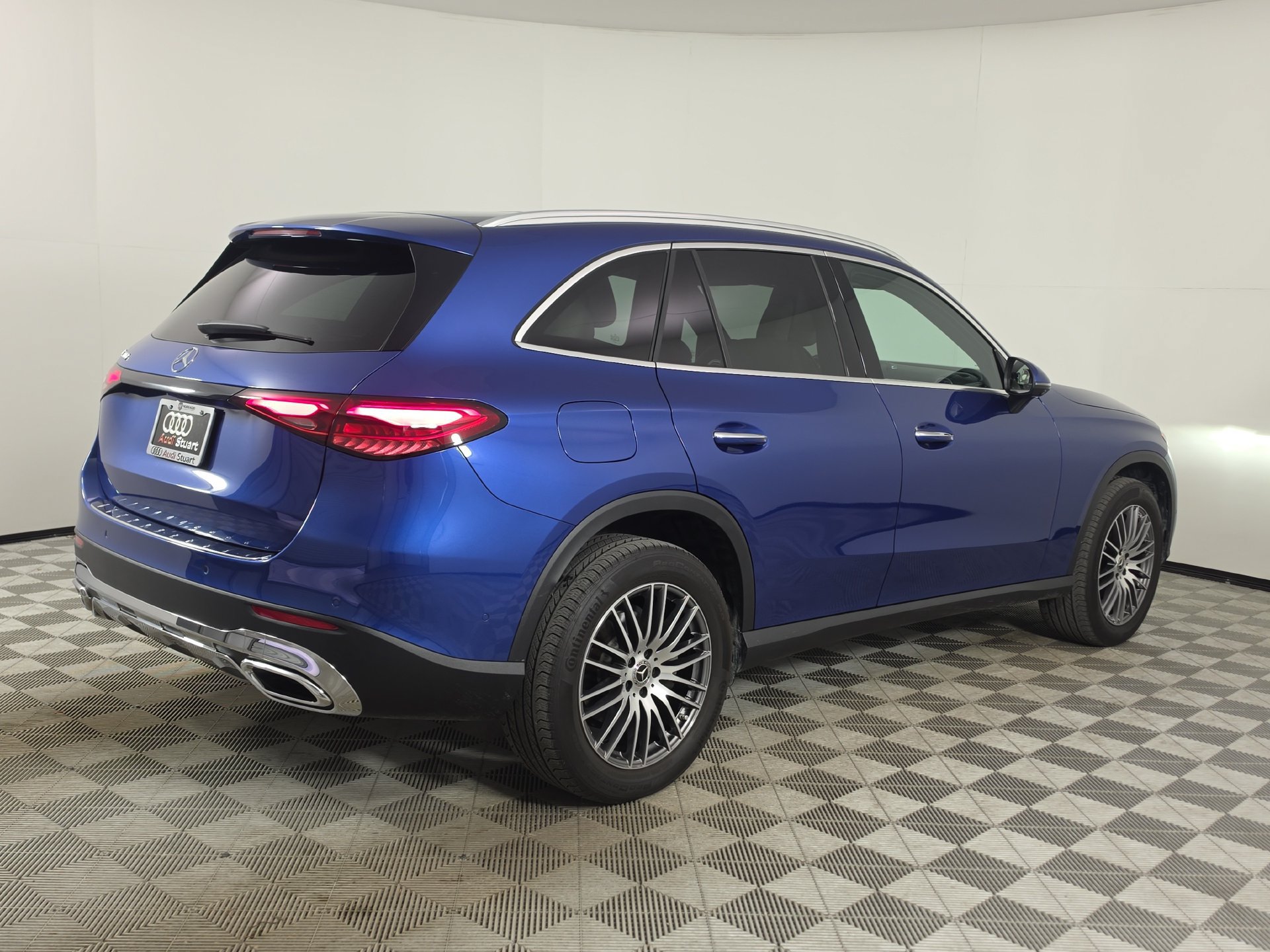 Used 2025 Mercedes-Benz GLC 300 image 7