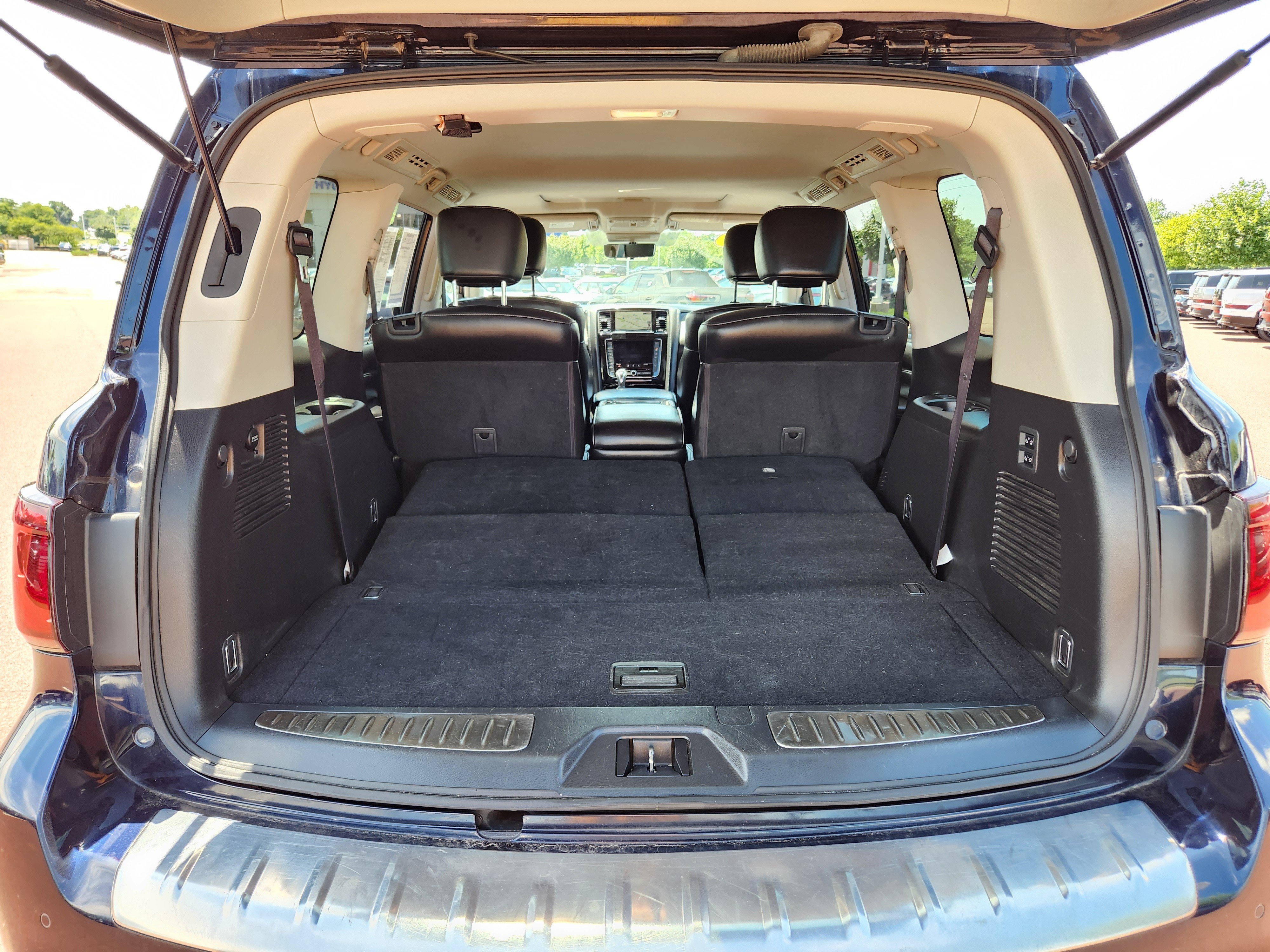 Used 2021 INFINITI QX80 Luxe AWD/4WD image 8