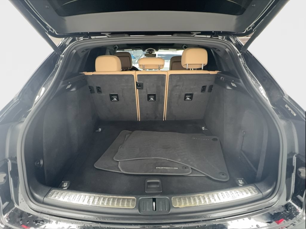 Used 2022 Porsche Macan AWD/4WD image 27