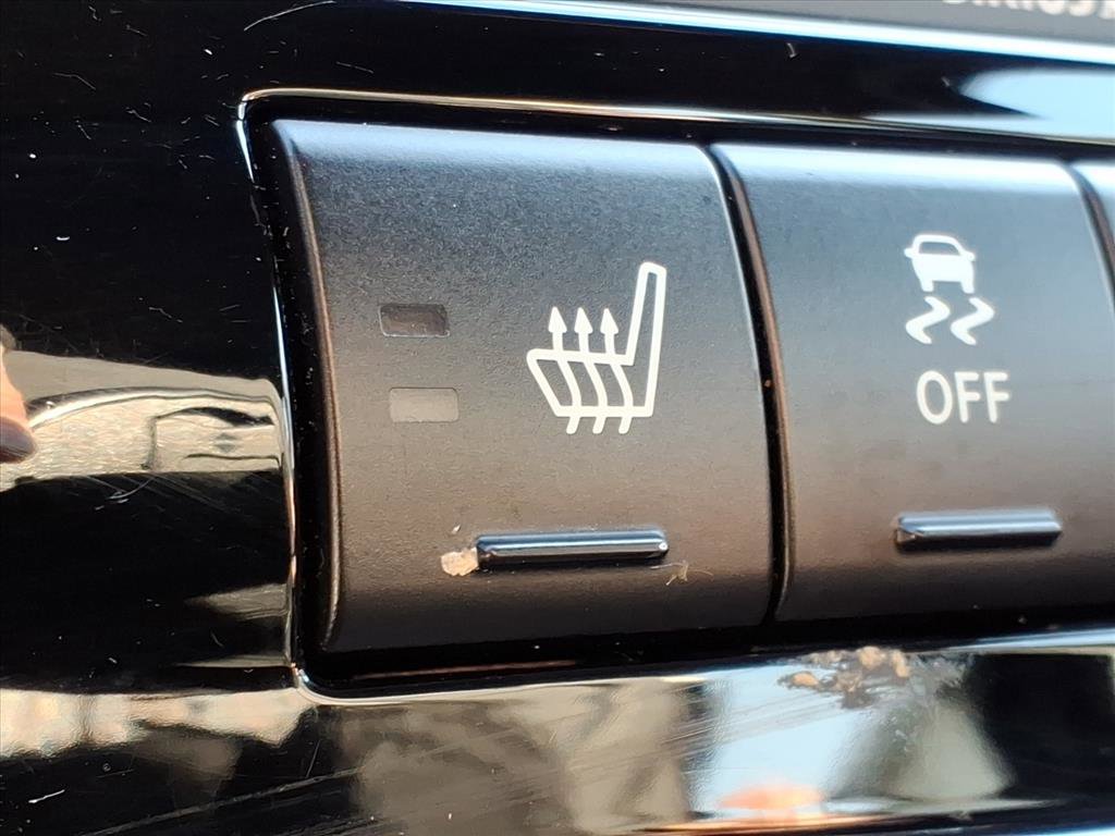 Used 2011 Chrysler 200 Limited image 10